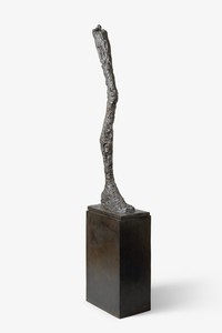 Alberto Giacometti, La Jambe, 1958. Bronze, 85 ⅞ × 11 ⅞ × 18 ⅜ inches (218 × 30 × 46.5 cm), edition 6/6 © 2018 Alberto Giacometti Estate/Licensed by VAGA and ARS, New York