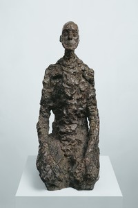 Alberto Giacometti, Buste d’homme assis (Lotar III), 1965. Bronze, 25 ¾ × 11 ⅛ × 14 inches (65.5 × 28.2 × 35.5 cm), edition EA I/II, cast: Fonte Susse (1968) © 2018 Alberto Giacometti Estate/Licensed by VAGA and ARS, New York