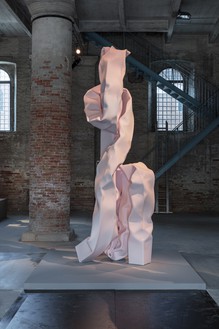 Carol Bove, Bather, 2019 Stainless steel and urethane paint, 154 × 78 × 50 inches (391.2 × 198.1 × 127 cm)Installation view, May You Live in Interesting Times, 58th Biennale di Venezia, Venice, May 11–November 24, 2019© Carol Bove. Photo: Maris Mezulis