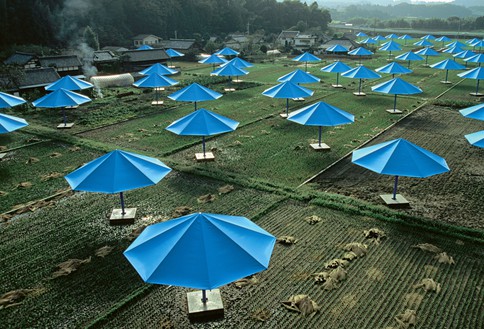 Christo and Jeanne-Claude, The Umbrellas, Japan—USA, 1984–91 Ibaraki, Japan, 1991© Christo and Jeanne-Claude Foundation. Photo: Wolfgang Volz