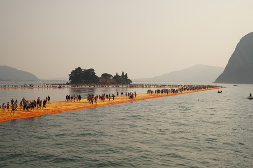 Christo and Jeanne-Claude, The Floating Piers, Lake Iseo, Italy, 2014–16 Lake Iseo, Italy, 2016© 2016 Christo and Jeanne-Claude Foundation. Photo: Wolfgang Volz
