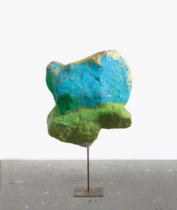 Franz West, Untitled, 2011. Papier-mâché, polystyrene, acrylic lacquer, and steel, 58 ¼ × 35 × 20 ⅞ inches (148 × 89 × 53 cm) © Archiv Franz West and © Estate Franz West