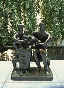 Henry Moore, Family Group, 1948–49. Bronze, 59 ¾ × 44 ½ × 29 ¾ inches (152 × 113 × 76 cm), Museum of Modern Art, New York Reproduced by permission of the Henry Moore Foundation. Photo: © The Museum of Modern Art/Licensed by SCALA/Art Resource, New York