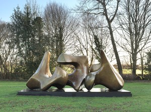 Henry Moore, Three Piece Sculpture: Vertebrae, 1968–69. Bronze, 110 ¼ × 279 ½ × 139 ⅞ inches (280 × 710 × 355 cm), edition of 3 + 1 AP, Henry Moore Foundation, Perry Green, England Reproduced by permission of the Henry Moore Foundation. Photo: Mike Bruce