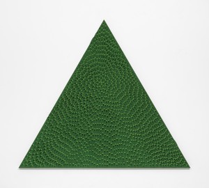 Jennifer Guidi, The Priestess (Green and Light Green MT, Green Sand SF #1T, Green Ground), 2018. Sand, acrylic, and oil on linen, 66 × 76 inches (167.6 × 193 cm) © Jennifer Guidi