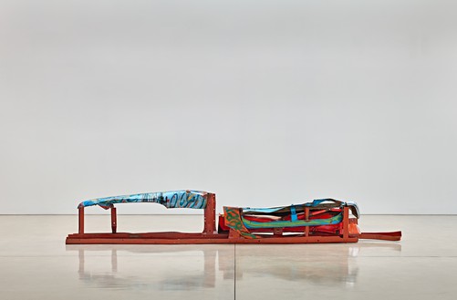 John Chamberlain, Gondola Walt Whitman, 1981–82 Painted and chrome-plated steel, 25 × 20 × 162 inches (61 × 50.8 × 411.5 cm)© 2018 Fairweather &amp; Fairweather LTD/Artists Rights Society (ARS), New York