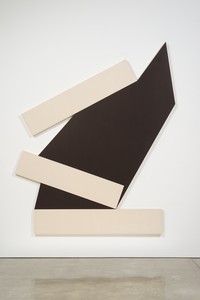 Michael Heizer, Hard Edge Painting no. 3, 2015–16. Polyvinyl latex on canvas, 109 × 91 ½ inches (276.9 × 232.4 cm) © Michael Heizer