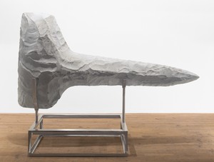 Michael Heizer, Biface Perforator (2), 1988–89. Modified concrete on a steel base, 70 × 101 × 29 ⅛ inches (178 × 256.5 × 74 cm) © Michael Heizer