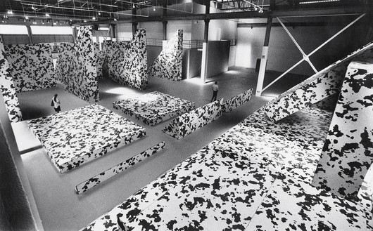 Installation view, Michael Heizer: 45º, 90º, 180º/Geometric Extraction, Museum of Contemporary Art, Los Angeles, March 17–June 10, 1984 Artwork © Michael Heizer