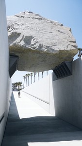 Michael Heizer, Levitated Mass, 2012. 340-ton diorite granite boulder and concrete, 35 × 456 × 21 feet 7 ¾ inches (10.7 × 139 × 6.6 m), Los Angeles County Museum of Art © Michael Heizer