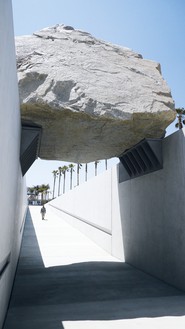 Michael Heizer, Levitated Mass, 2012 340-ton diorite granite boulder and concrete, 35 × 456 × 21 feet 7 ¾ inches (10.7 × 139 × 6.6 m), Los Angeles County Museum of Art© Michael Heizer