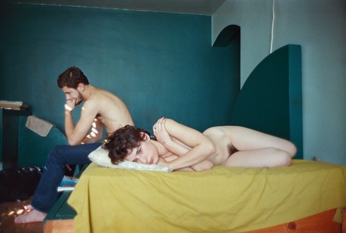 Nan Goldin, Couple in bed, Chicago, 1977 Archival pigment print, 30 × 45 inches (76 × 114 cm), edition of 25© Nan Goldin