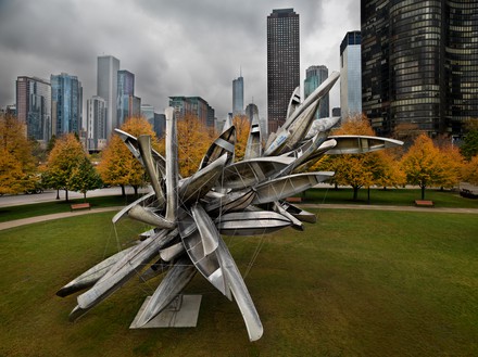 Nancy Rubins, Monochrome for Chicago, 2012 Aluminum boats, stainless steel, and stainless steel wire cable, 40 × 35 × 33 feet (12.2 × 10.7 × 10.1 m)Installation view, Navy Pier, Chicago© Nancy Rubins. Photo: Erich Koyama