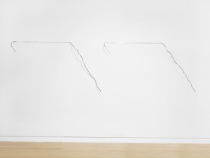 Neil Jenney, Linear Piece, 1967. Aluminum, 65 × 35 × 6 ½ inches (165.1 × 88.9 × 16.5 cm) © Neil Jenney