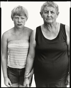 Richard Avedon, Vivian Richardson and her granddaughter, Heidi Zacher, Deadwood, South Dakota, August 6, 1982, 1982. © The Richard Avedon Foundation