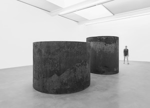 Richard Serra, Rounds: Equal Weight, Unequal Measure, 2016. Forged steel, 2 rounds, overall: 6 feet 10 ½ inches × 17 feet 4 ½ inches × 7 feet 4 ½ inches (209.6 cm × 5.3 m × 224.8 cm) © 2018 Richard Serra/Artists Rights Society (ARS), New York. Photo: Mike Bruce