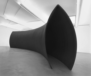 Richard Serra, Backdoor Pipeline, 2010. Weatherproof steel, 12 feet 6 inches × 12 feet 10 ⅜ inches × 49 feet 8 inches (3.8 × 3.9 × 15.1 m), plates: 2 inches (5 cm) thick © 2018 Richard Serra/Artists Rights Society (ARS), New York. Photo: Mike Bruce