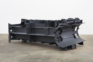 Sterling Ruby, DRAG (BANKER), 2015. Steel, engine blocks, and paint, 51 ½ × 145 × 74 ¼ inches (130.8 × 368.3 × 188.6 cm) © Sterling Ruby
