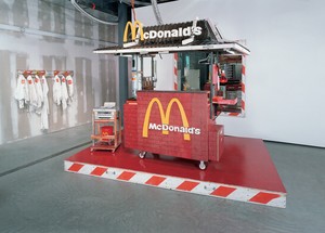 Tom Sachs, Nutsy’s McDonald’s, 2001. Mixed media, 96 × 74 × 72 inches (243.8 × 188 × 182.9 cm), Astrup Fearnley Museet, Oslo © Tom Sachs. Photo: Tom Powel Imaging Inc.
