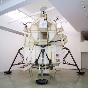 Tom Sachs, Landing Excursion Module (LEM), 2007. Steel, plywood, epoxy resin, and mixed media, 23 feet 1 inch × 21 feet 11 inches × 21 feet 11 inches (7 × 6.7 × 6.7 m) © Tom Sachs. Photo: Josh White