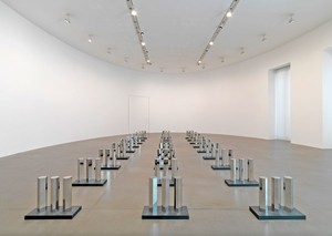 Walter De Maria, 5-7-9 Series, 1992/96. Stainless steel on granite, 27 parts each: 21 ⅝ × 12 × 26 ¾ inches (55 × 30.5 × 68 cm) © Walter De Maria, photo by Matteo Piazza