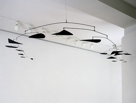Alexander Calder, Untitled, 1956 Hanging mobile: painted metal, 26 × 173 inches (66 × 439.4 cm)