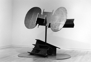 Mark Di Suvero, To Be, 1996. Steel and stainless steel, 111 × 97 × 89 inches (281.9 × 246.4 × 226.1 cm)