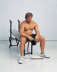 Duane Hanson, Bodybuilder, 1989–95. Autobody filler, polychromed in oil, mixed media, with accessories, 47 × 38 × 39 inches (119.4 × 96.5 × 99.1 cm), edition of 2