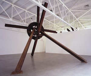 Mark Di Suvero, Evviva Amore, 2001. Steel, 424 × 564 × 360 inches (10.8 × 14.3 × 9.1 m)