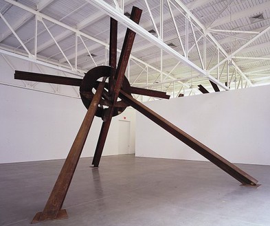 Mark Di Suvero, Evviva Amore, 2001 Steel, 424 × 564 × 360 inches (10.8 × 14.3 × 9.1 m)