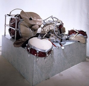 Claes Oldenburg, Drum Set, 1967. Mixed media, 48 × 72 × 84 inches (121.9 × 182.9 × 213.4 cm)