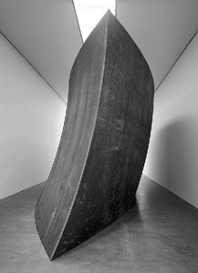 Richard Serra, Union of the Torus and the Sphere, 2001. Weatherproof steel, one spherical section, one Torus section, 142 × 447 × 125 inches, (3.6 × 11.4 × 3.2 m) © Richard Serra