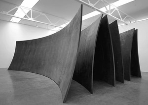 Richard Serra, Betwixt the Torus and the Sphere, 2001. Weatherproof steel, three spherical sections, three torus sections, 142 × 450 × 319 inches (360.7 × 1143 × 810.3 cm) © Richard Serra, photo by Rob McKeever