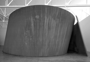 Richard Serra, Sylvester, 2001. Torqued Spiral, weatherproof steel, plate thickness: 2", 163 × 492 × 380 inches, (4.1 × 12.5 × 9.7 m) © Richard Serra