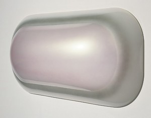 Craig Kauffman, Untitled (Bubble), 1968. Acrylic and lacquer on vacuum-formed plastic, 43 × 89 × 15 inches (109.2 × 226.1 × 38.1 cm)