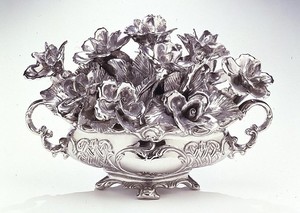 Jeff Koons, Flowers, 1986. Stainless steel, 12 ½ × 18 × 12 1/3 inches (32 × 46 × 31 cm), edition of 3