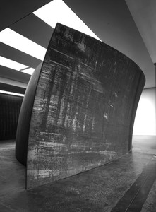 Richard Serra, Blindspot, 2003 (view 2). Weatherproof Steel, 14' × 60' × 29' 6" (4.2 × 18.3 × 90 m) © Richard Serra, photo by Rob McKeever
