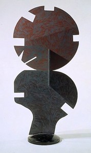 David Smith, Dida's Circle on a Fungus, 1961. Painted steel, 100 × 47 × 16 inches (254 × 119.4 × 40.6cm)