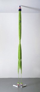 Tom Friedman, greenyarnalien, 2006. Yarn, Styrofoam and paint, 153 × 24 × 15 inches (388.6 × 61 × 38.1 cm)