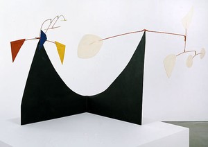 Alexander Calder, Double Headed, 1973. Sheet metal, wire and paint, 28 ½ × 51 ½ × 20 inches (72.4 × 130.8 × 50.8 cm)