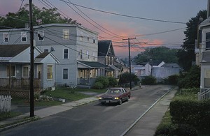 Gregory Crewdson, Untitled, summer 2006. Digital pigment print, framed: 58 ½ × 89 ½ inches (148.6 × 227.3 cm), edition of 6 © Gregory Crewdson