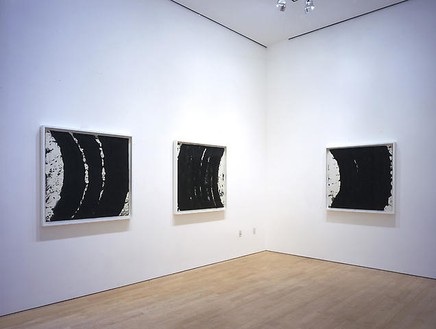 Richard Serra: Five Drawings Installation view, photo by Douglas M. Parker Studio