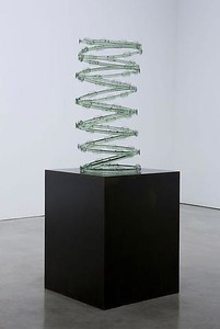 Aaron Young, Untitled (Razor wire light green), 2009. Murano glass, 33 ½ × 15 11/16 diameter inches (85 × 40 cm) Photo by Josh White