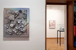 Anselm Reyle: Meissen Debris Acropolis. Installation view, photo by Costas Picadas