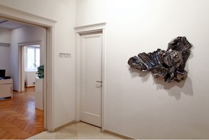 Anselm Reyle: Meissen Debris Acropolis. Installation view, photo by Costas Picadas