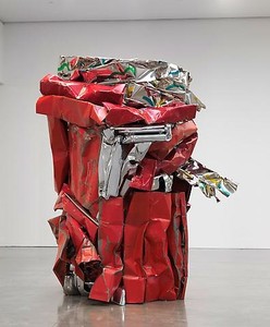 John Chamberlain, TAMBOURINEFRAPPE, 2010. Painted and chrome-plated steel, 116 ¾ × 90 × 86 ½ inches (296.5 × 228.6 × 219.7 cm) © Fairweather &amp; Fairweather LTD/Artists Rights Society (ARS), New York