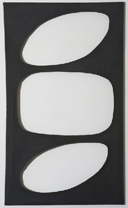 Dadamaino, Volume, 1958. Tempera on canvas, 47 3/16 × 27 ⅝ inches (120 × 70 cm)