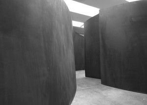 Installation view. Artwork © Richard Serra/Artists Rights Society (ARS), New York. Photo: Rob McKeever