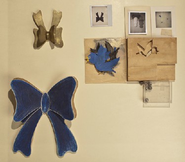 Robert Therrien, No title (Birds, bows and bells vitrine), 2010 Mixed media, Vitrine: 5 × 37 ½ × 36 ¾ inches (12.7 × 95.2 × 93.3 cm)© Robert Therrien, photo by Josh White