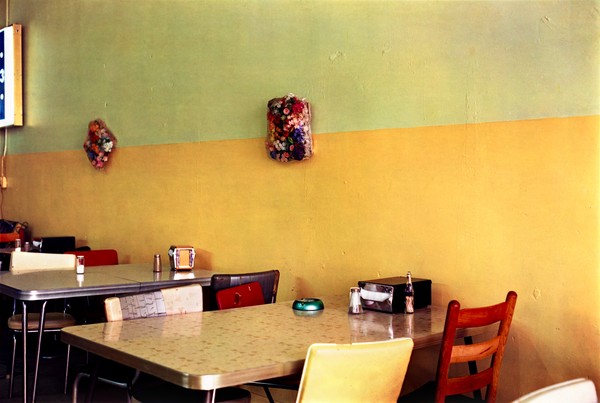 William Eggleston: Election Eve, rue de Ponthieu, Paris, November